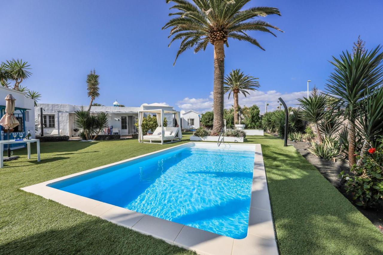 Villas New Lanzasuites Плая Бланка Екстериор снимка