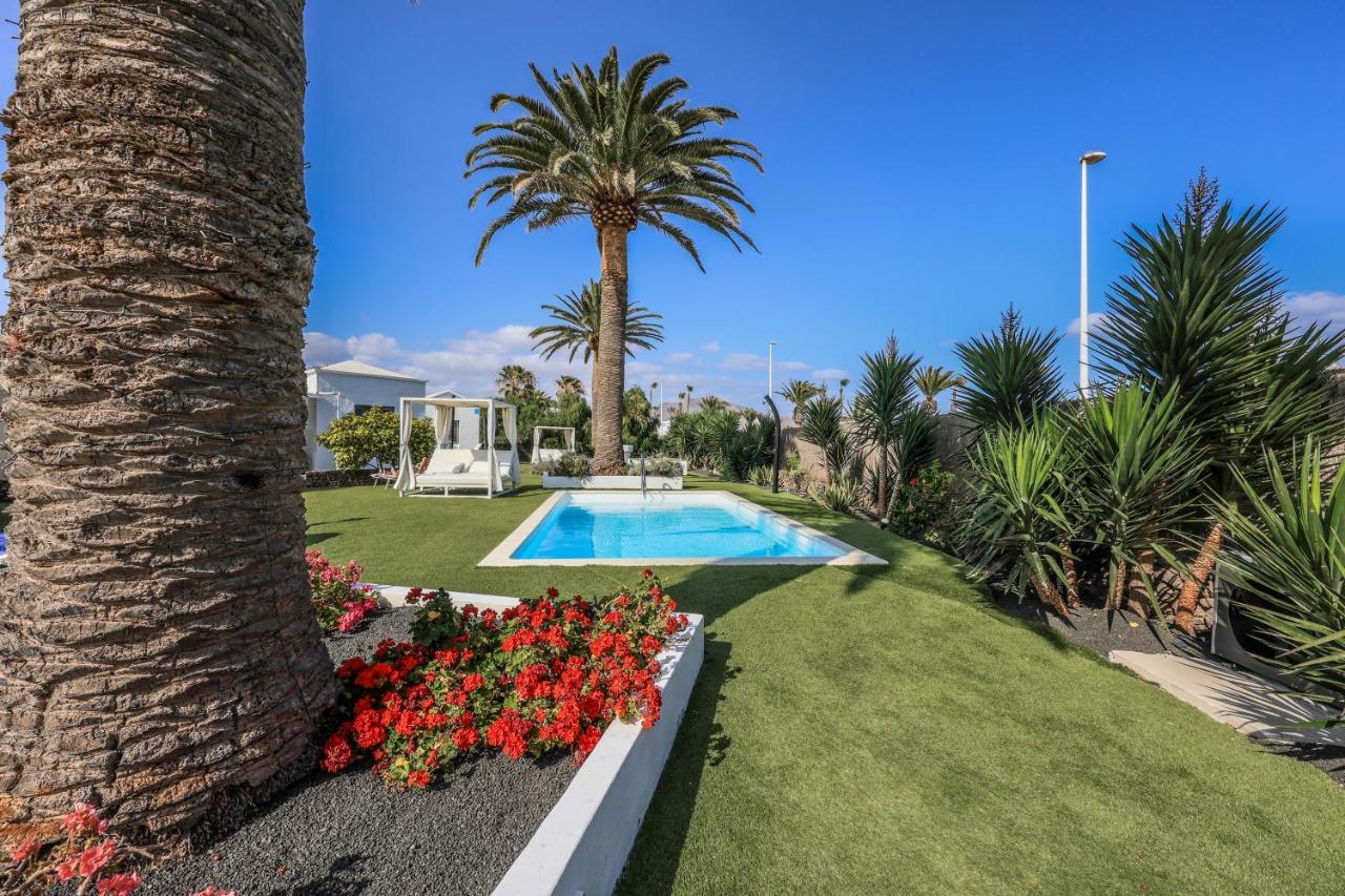 Villas New Lanzasuites Плая Бланка Екстериор снимка